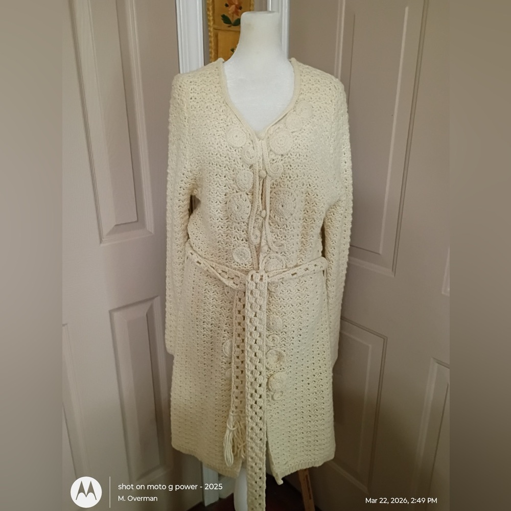Gabriel & Eden cream color duster length crochet belted sweater. Size S.
